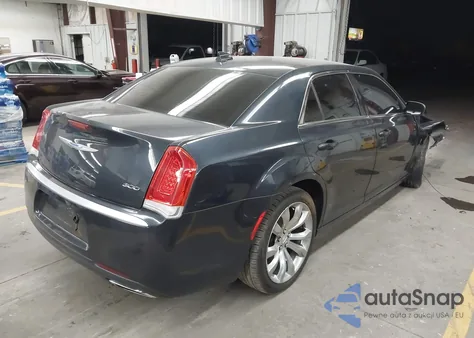 2018 Chrysler 300 Touring из США, поврежденный, VIN 2C3CCAAG4JH253863